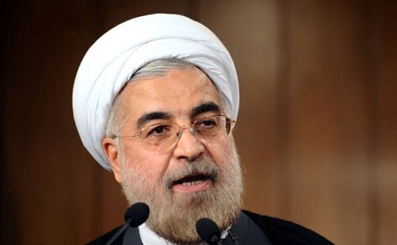 Президента Ирана Хасана Роухани забросали яйцами и ботинками в аэропорту Тегерана